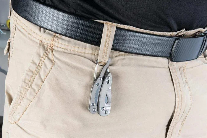 7-IN-1 MINI MULTI-TOOL