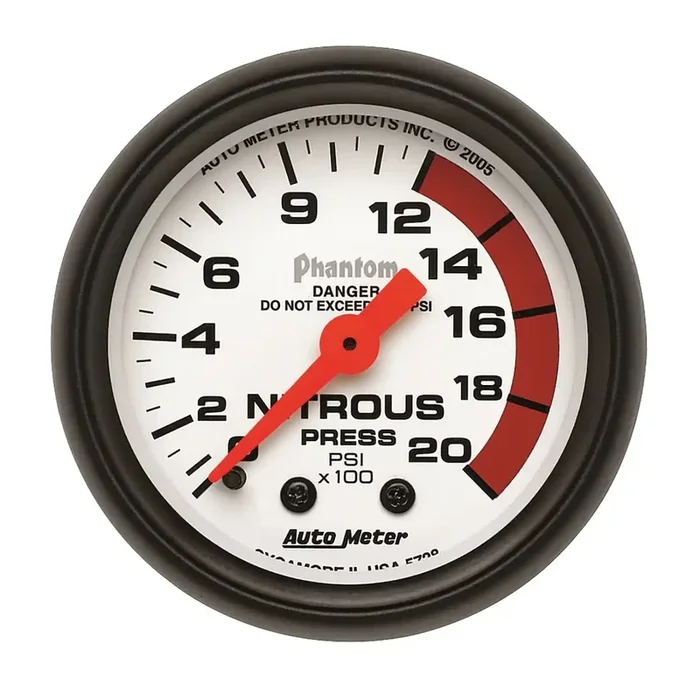 AutoMeter 5728 – Traditional incandescent lighting illuminates around the perimeter of dial