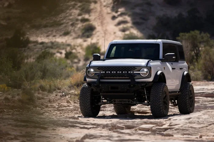 Belltech Ford Bronco 4in-7.5in Lift Kit