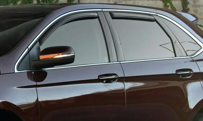 Husky Liner (AVS) 194357 – Ventvisor Deflector Smoke In-Channel 4 pc.
