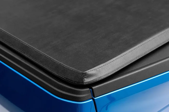 Lund 95085 – Genesis, Tri-Fold Tonneau Black Leather Look