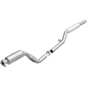 MagnaFlow Exhaust Products OEM Grade Direct-Fit Catalytic Converter 52132