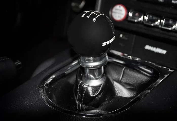 Steeda S550 6-Speed Shift Knob – Black | 2015-2017 Ford Mustang (203-E216ULSI20)