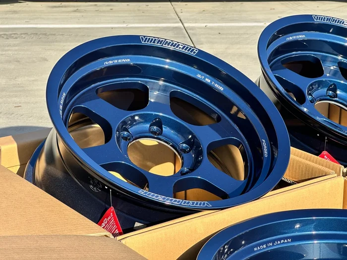 Volk Racing TE37XT M-Spec 17×8.5 -10 6×139.7 Mag Blue (SET)